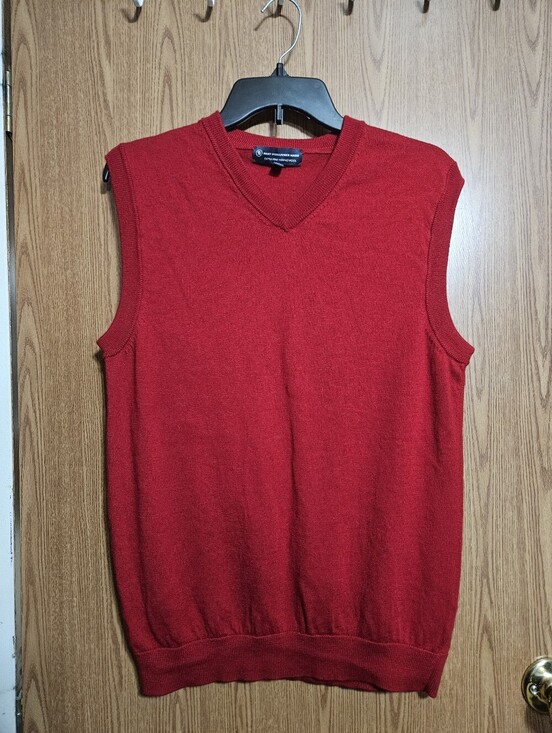 Hart Schaffner Marx Other - Hart Schaffner Marx Sweater Vest Mens Red 100% Fine Merino Wool V Neck Size Med!